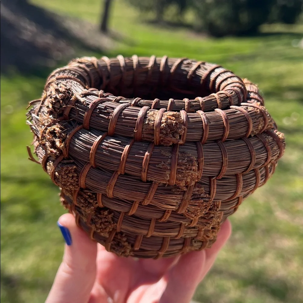 Antique Native American Seminole Tribe Handwoven Coiled Pine Needle Basket